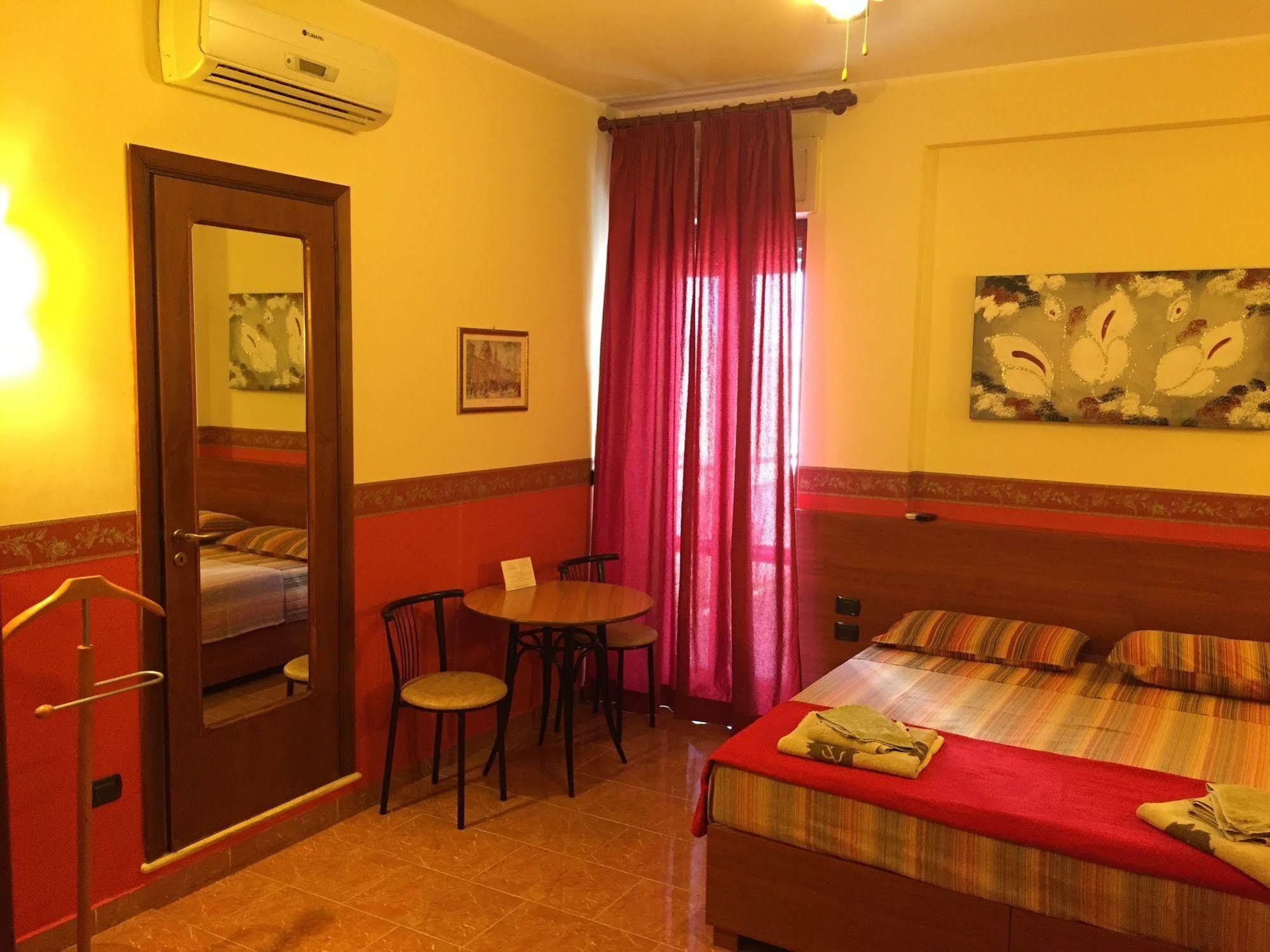 Aurora Rooms Lecce Buitenkant foto