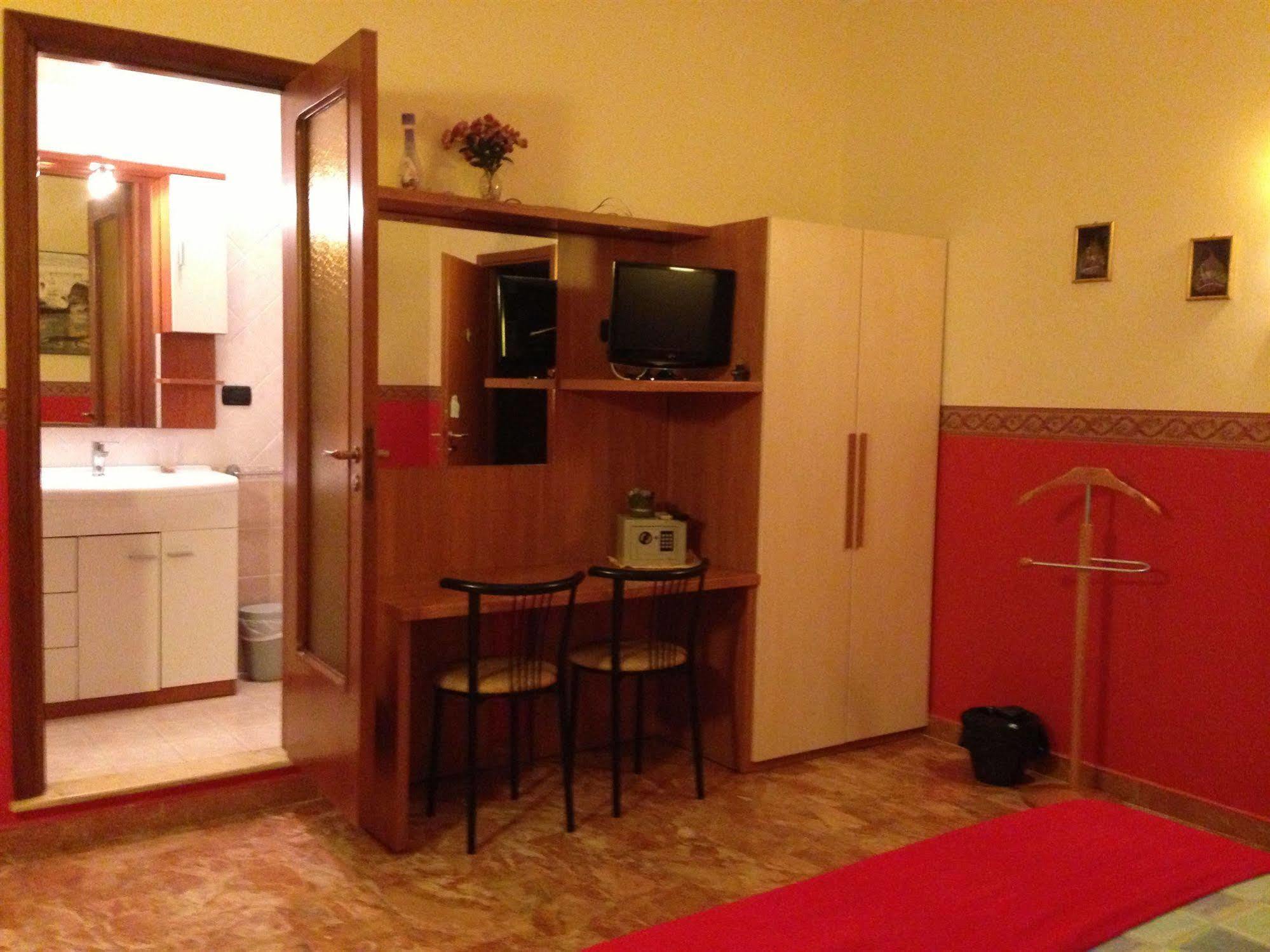Aurora Rooms Lecce Buitenkant foto