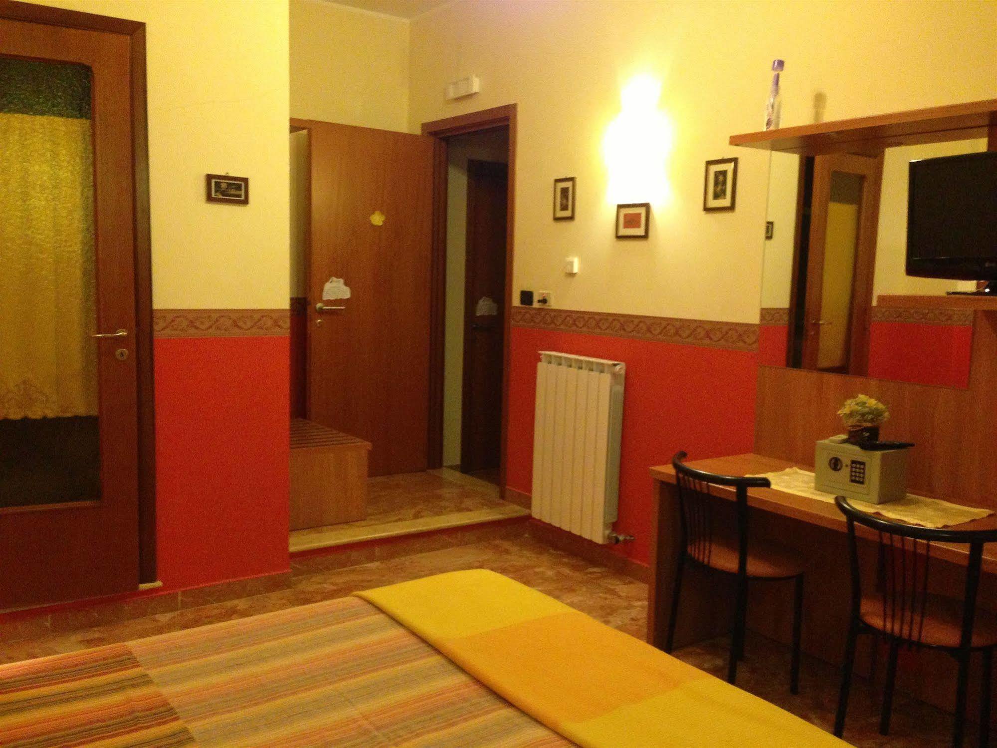 Aurora Rooms Lecce Buitenkant foto